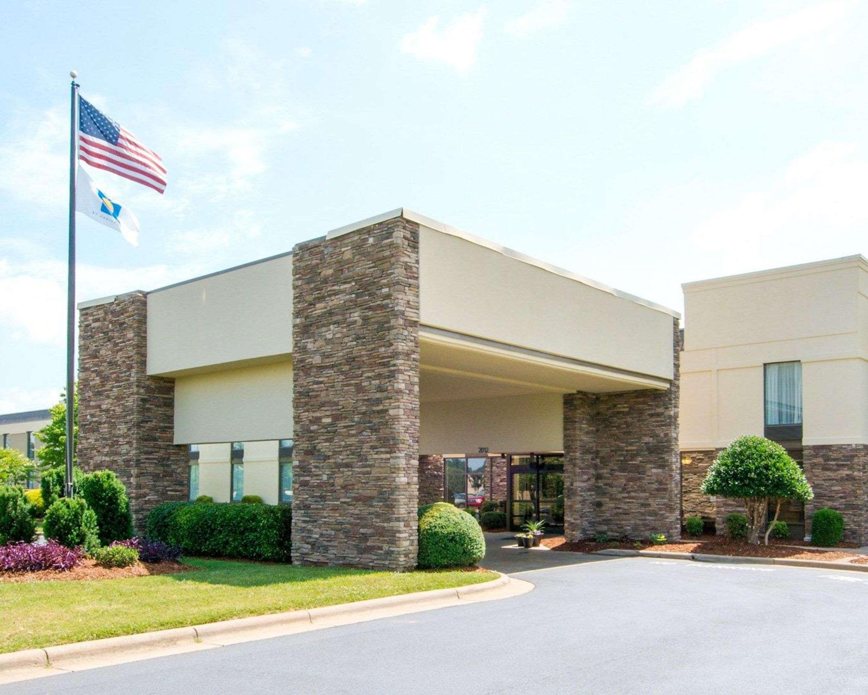 Comfort Inn Shelby Exterior photo